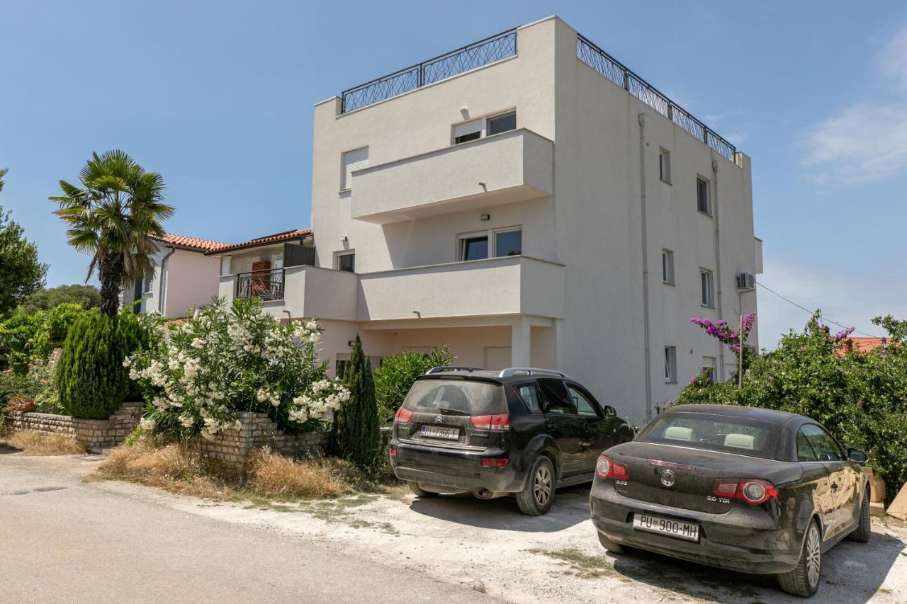 Apartments Korana Pula Buitenkant foto